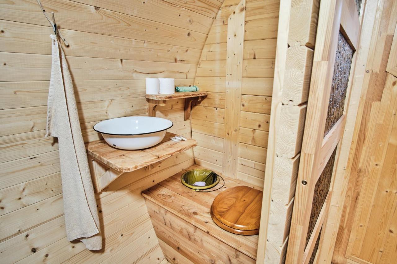Viking Houses Strnadovsky Mlyn Jesenice  ภายนอก รูปภาพ