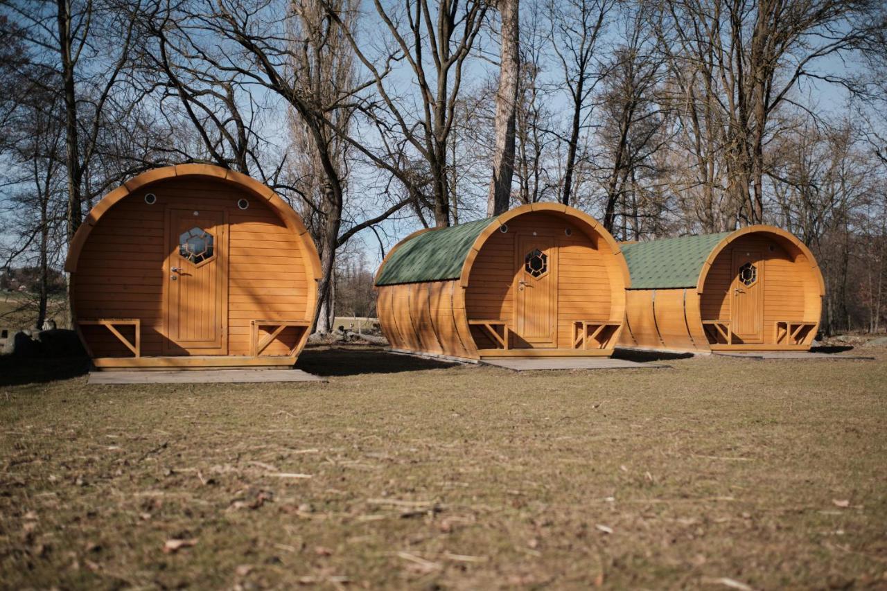 Viking Houses Strnadovsky Mlyn Apartment Jesenice  ภายนอก รูปภาพ