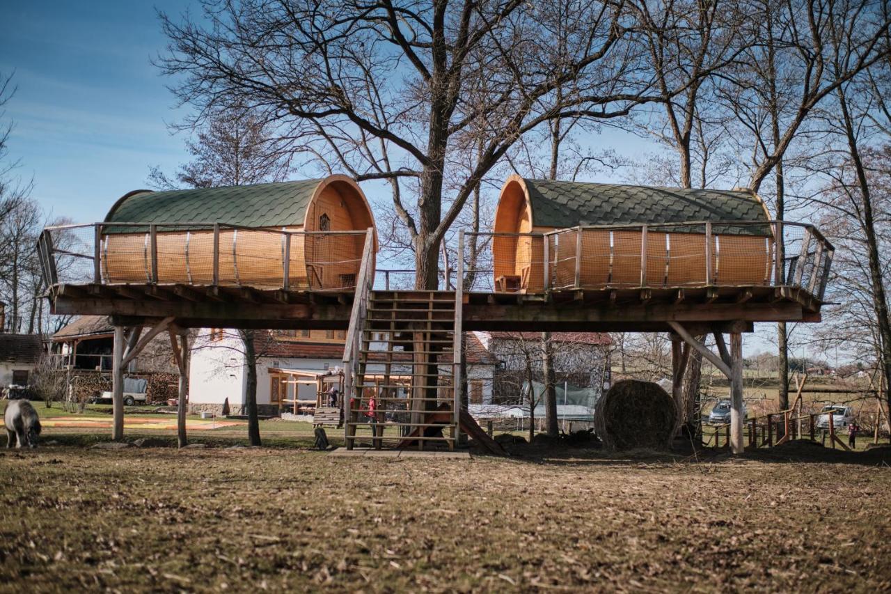 Viking Houses Strnadovsky Mlyn Apartment Jesenice  ภายนอก รูปภาพ