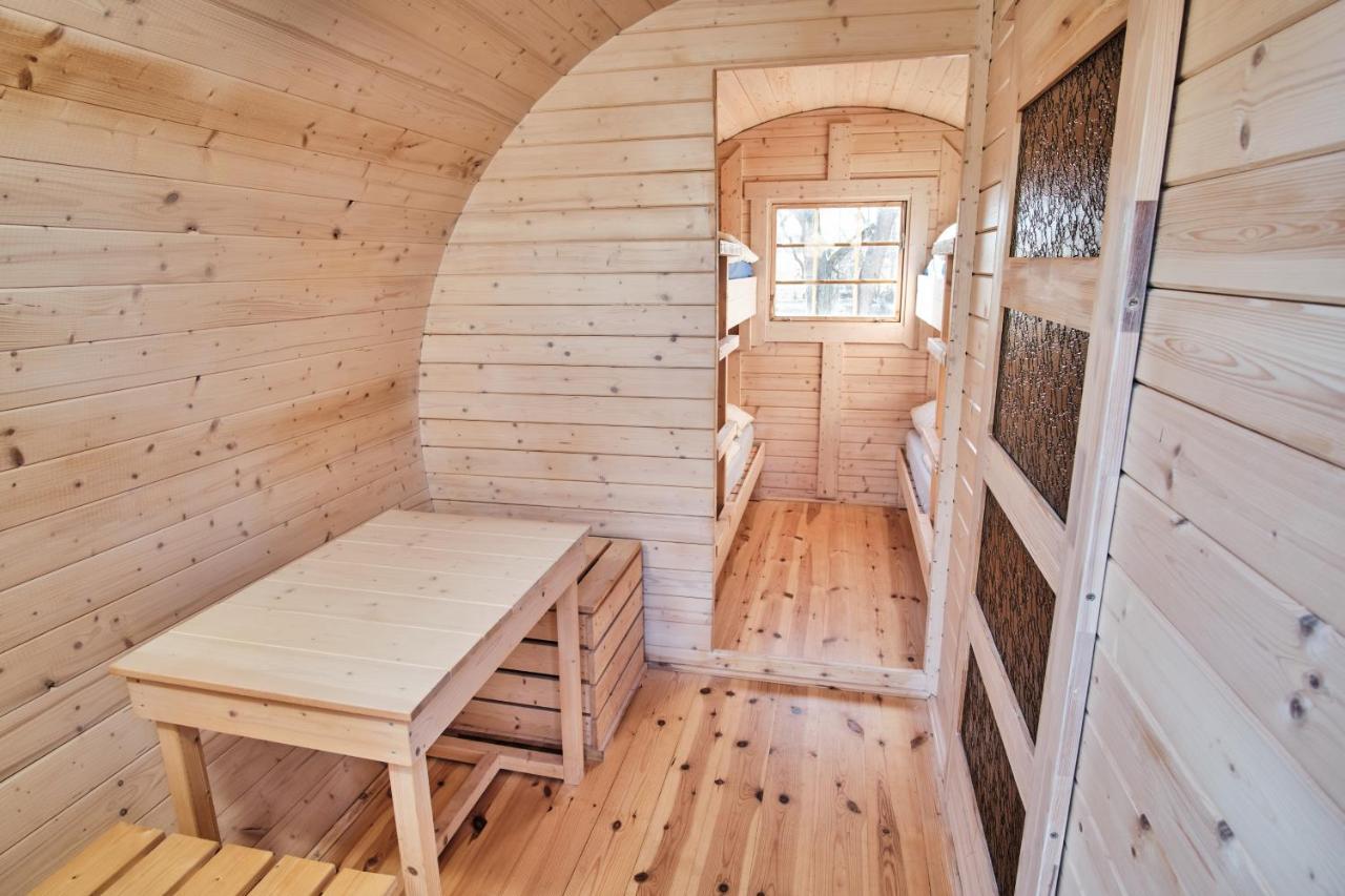 Viking Houses Strnadovsky Mlyn Jesenice  ภายนอก รูปภาพ