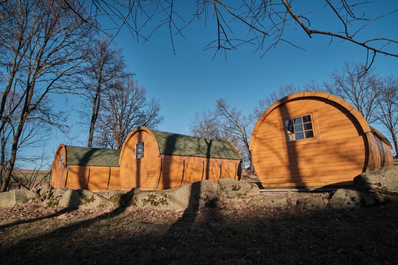 Viking Houses Strnadovsky Mlyn Jesenice  ภายนอก รูปภาพ